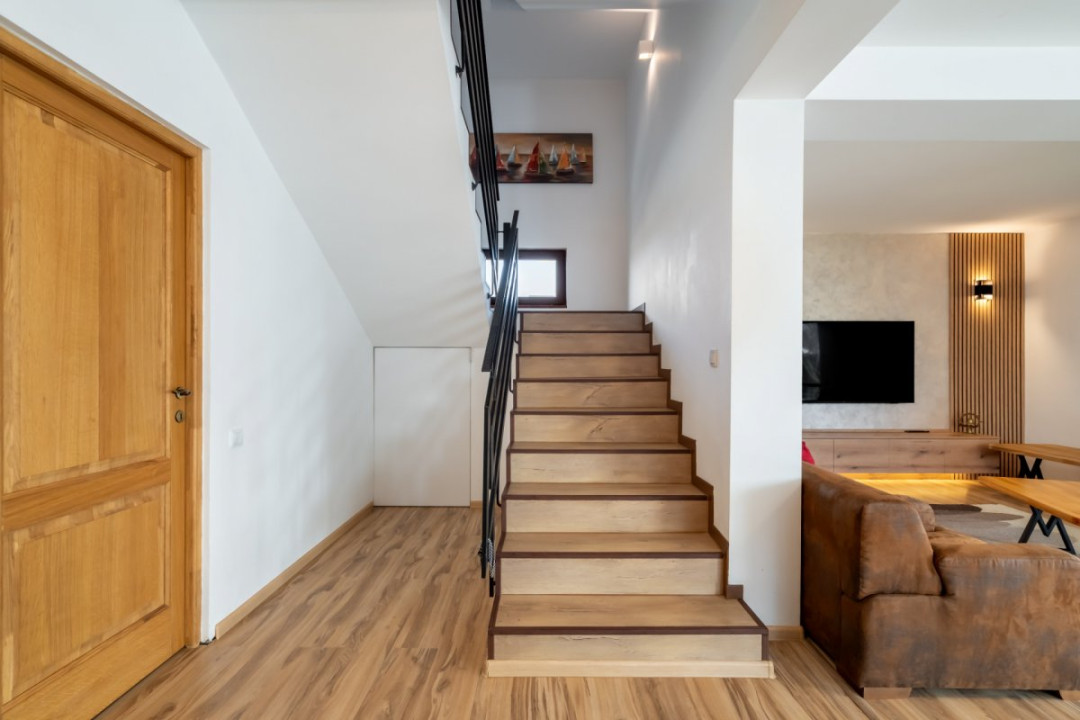 Vila de vanzare Branesti,, teren suplimentar,  gata de mutare si  acces rapid.