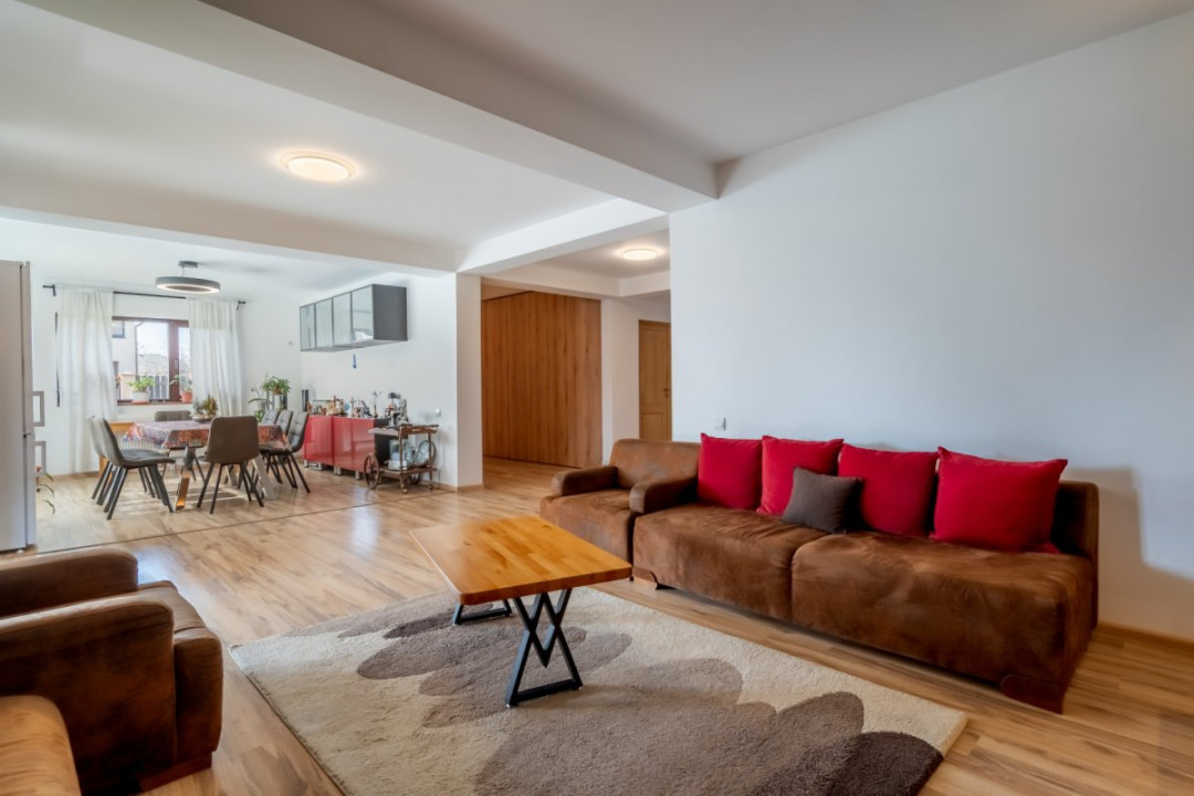 Vila de vanzare Branesti,, teren suplimentar,  gata de mutare si  acces rapid.