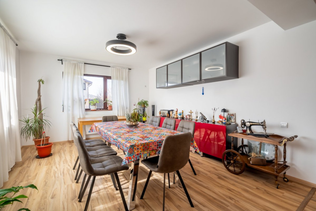 Vila de vanzare Branesti,, teren suplimentar,  gata de mutare si  acces rapid.