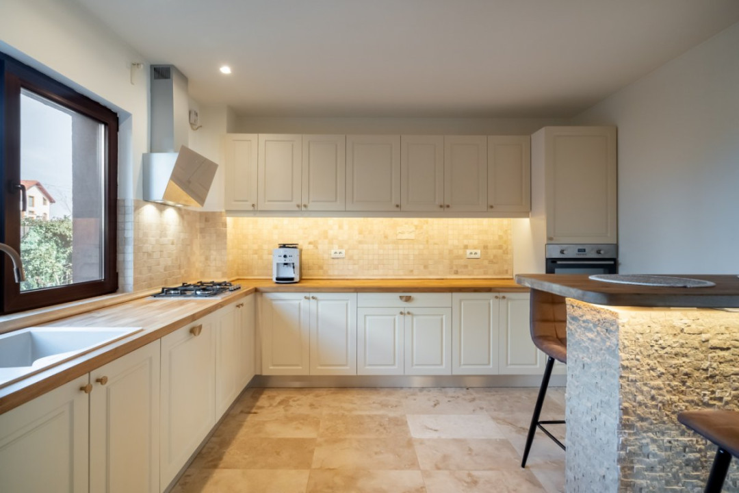 Vila de vanzare Branesti,, teren suplimentar,  gata de mutare si  acces rapid.