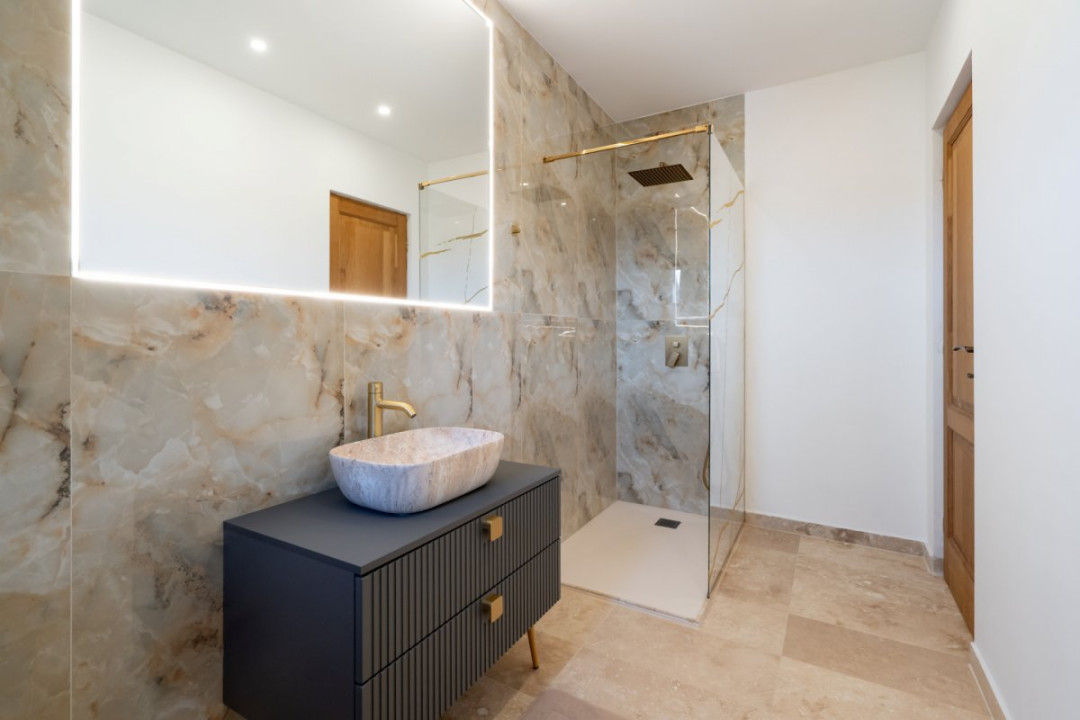 Vila de vanzare Branesti,, teren suplimentar,  gata de mutare si  acces rapid.