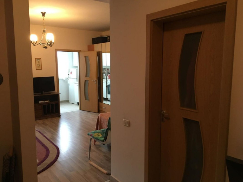 Garsoniera spatioasa-41 mp. Prelungirea Ghencea 281, posibil 2 camere.