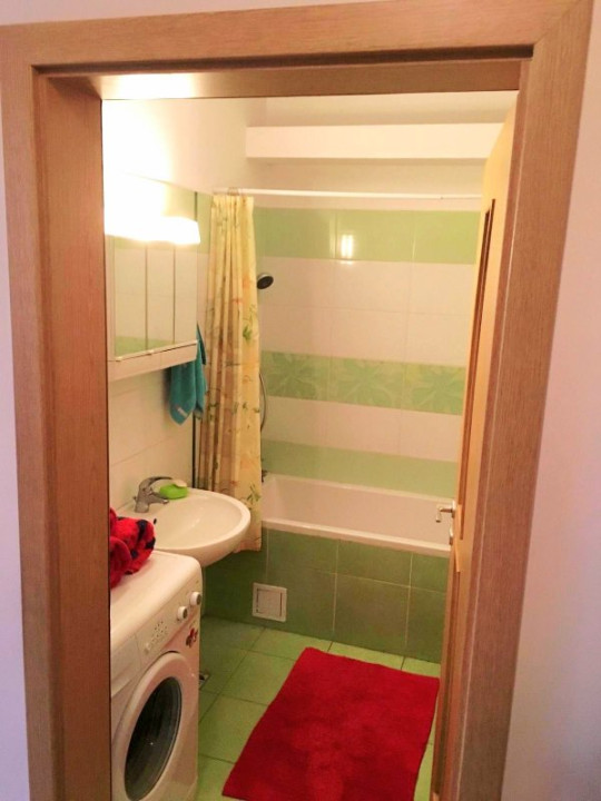 Garsoniera spatioasa-41 mp. Prelungirea Ghencea 281, posibil 2 camere.