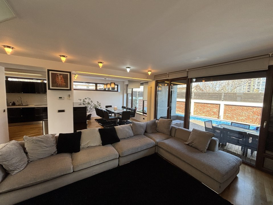 Vila D+P+2 + Piscina  - Andronache