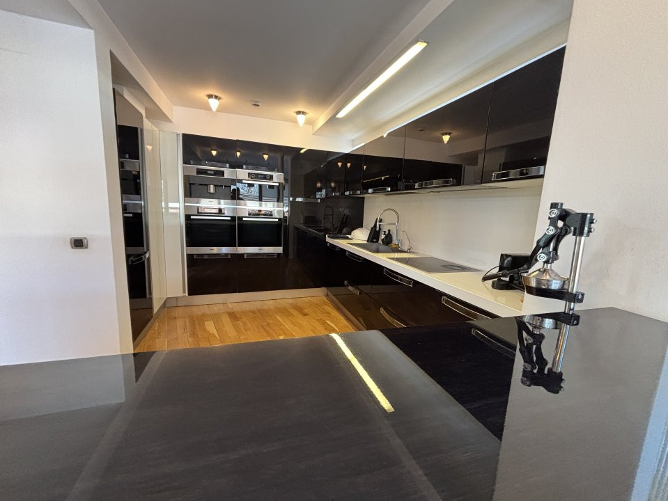 Vila D+P+2 + Piscina  - Andronache