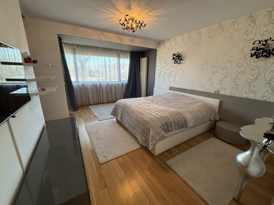 Vila D+P+2 + Piscina  - Andronache