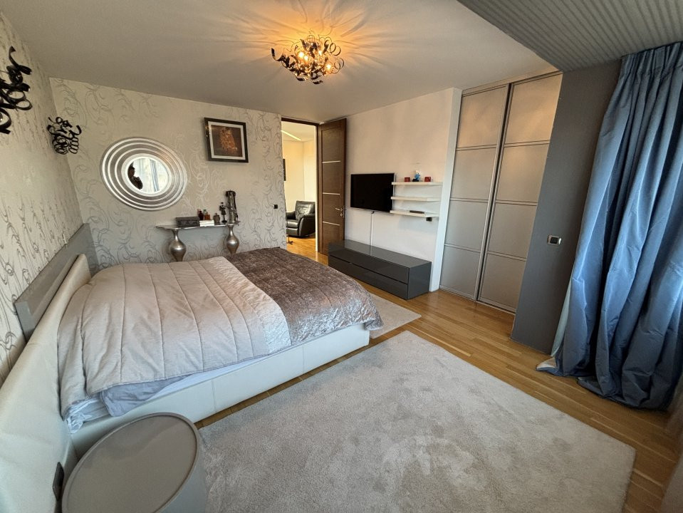 Vila D+P+2 + Piscina  - Andronache