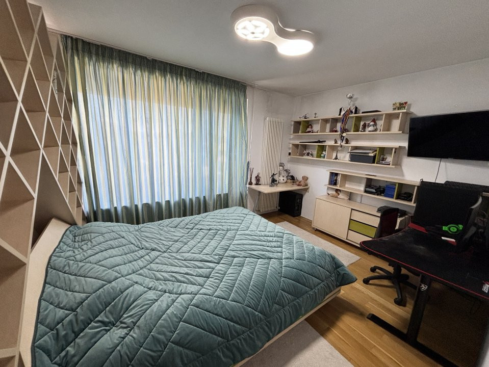 Vila D+P+2 + Piscina  - Andronache