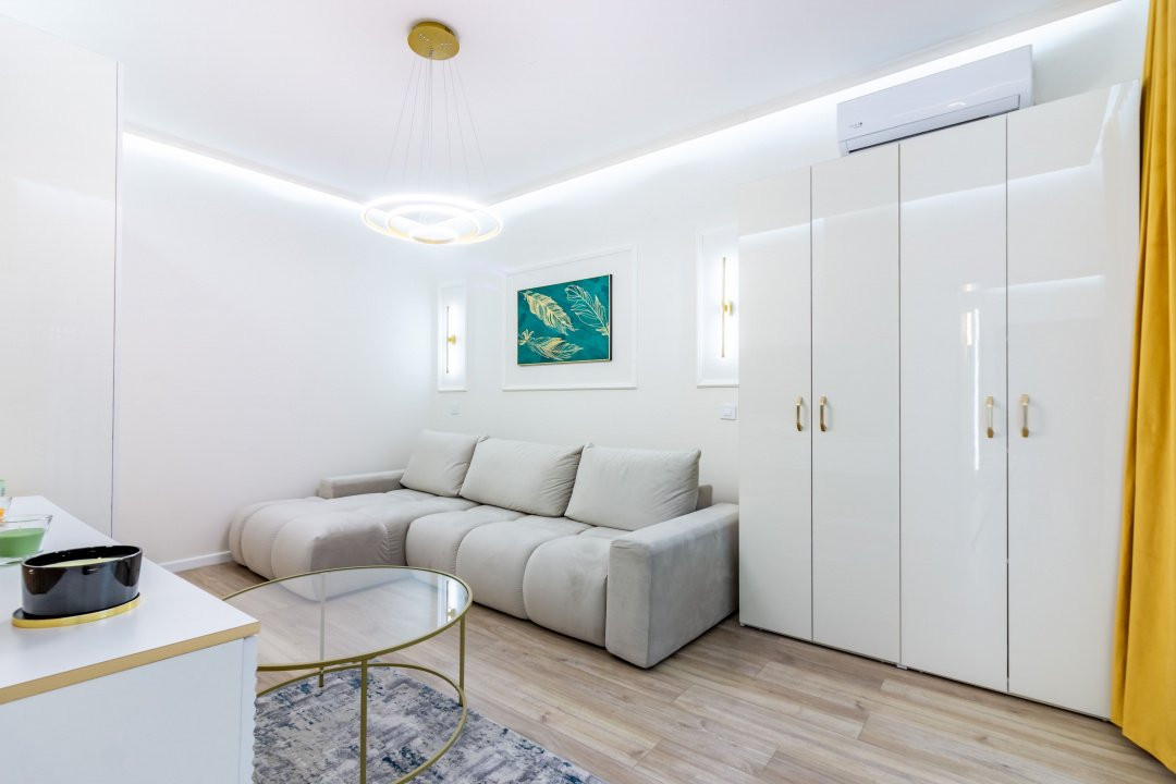 Garsonieră decomandată, Exigent Plaza Faza 5, mobilată modern, bloc 2024