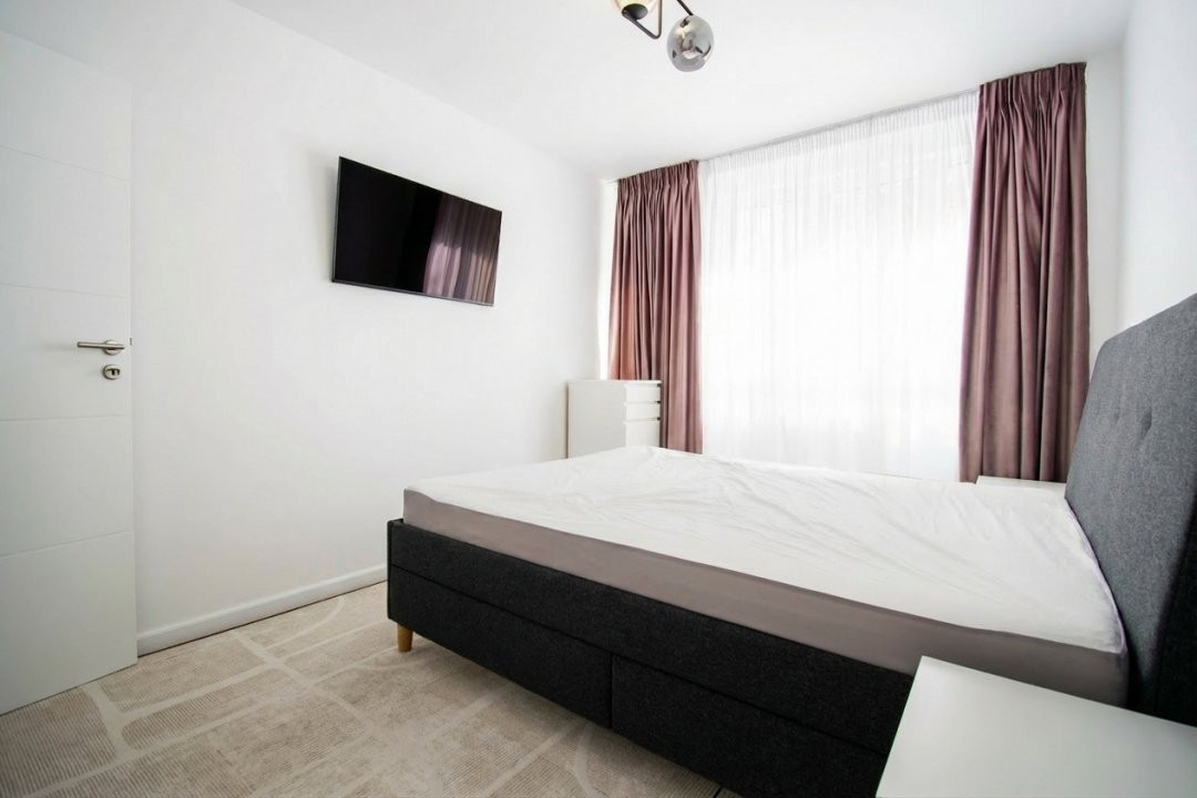 Bd.Obregia 2 camere,renovat lux,mobilat-utilat,centrala proprie,etaj 3/10