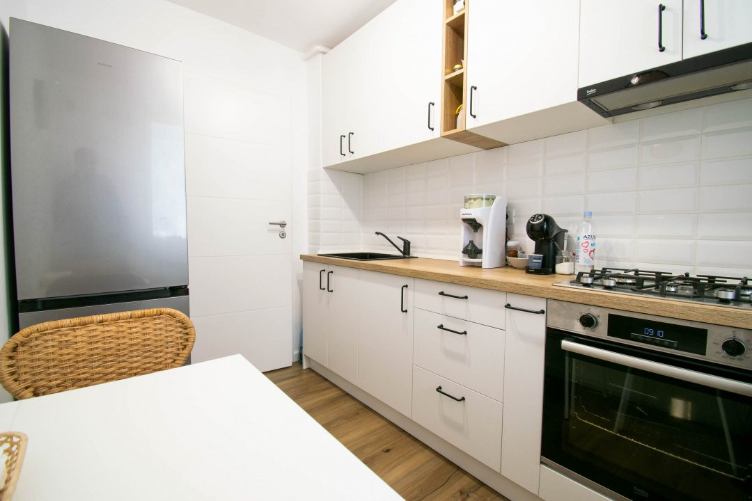 Bd.Obregia 2 camere,renovat lux,mobilat-utilat,centrala proprie,etaj 3/10