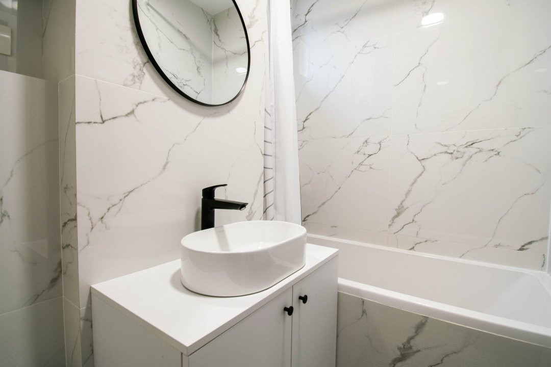 Bd.Obregia 2 camere,renovat lux,mobilat-utilat,centrala proprie,etaj 3/10