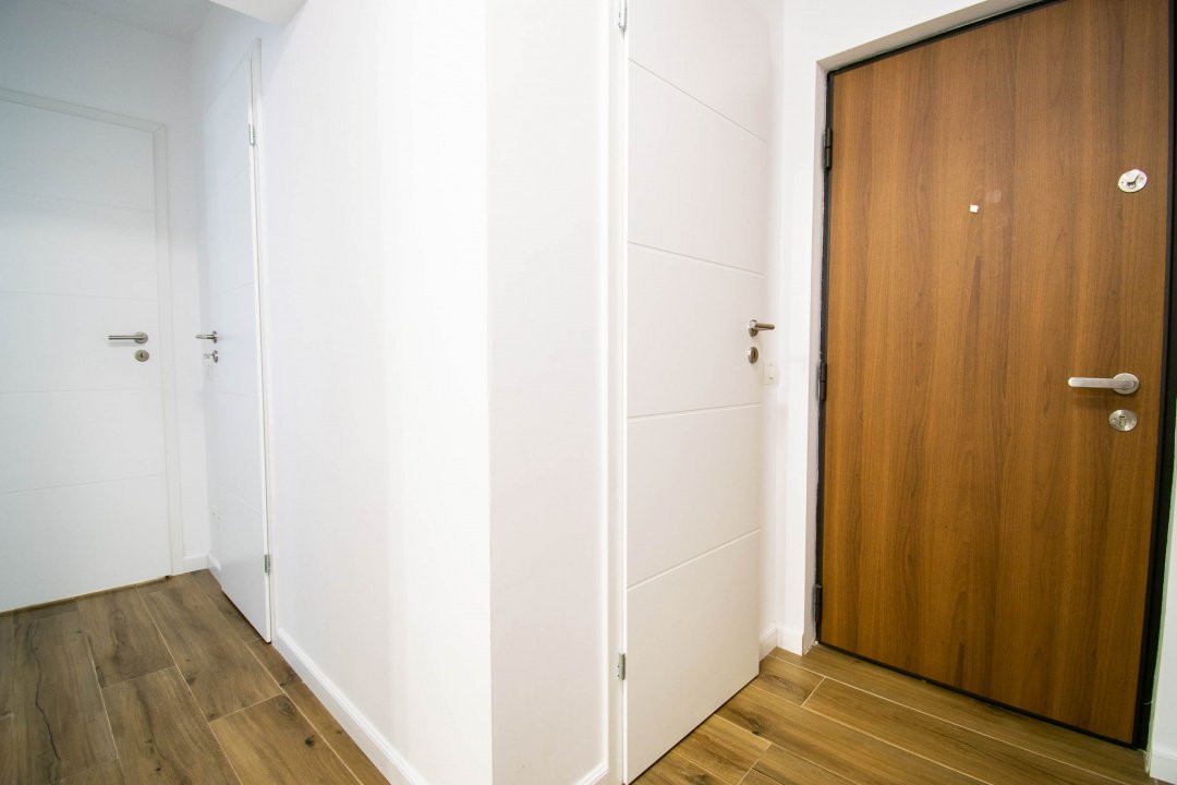 Bd.Obregia 2 camere,renovat lux,mobilat-utilat,centrala proprie,etaj 3/10