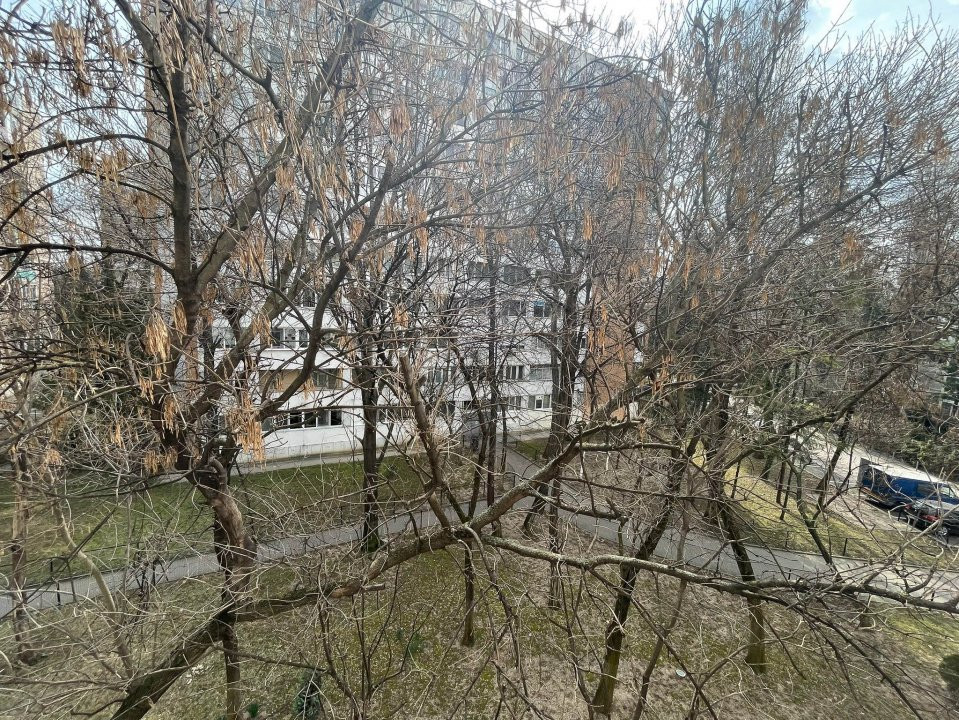 Bd.Obregia 2 camere,renovat lux,mobilat-utilat,centrala proprie,etaj 3/10