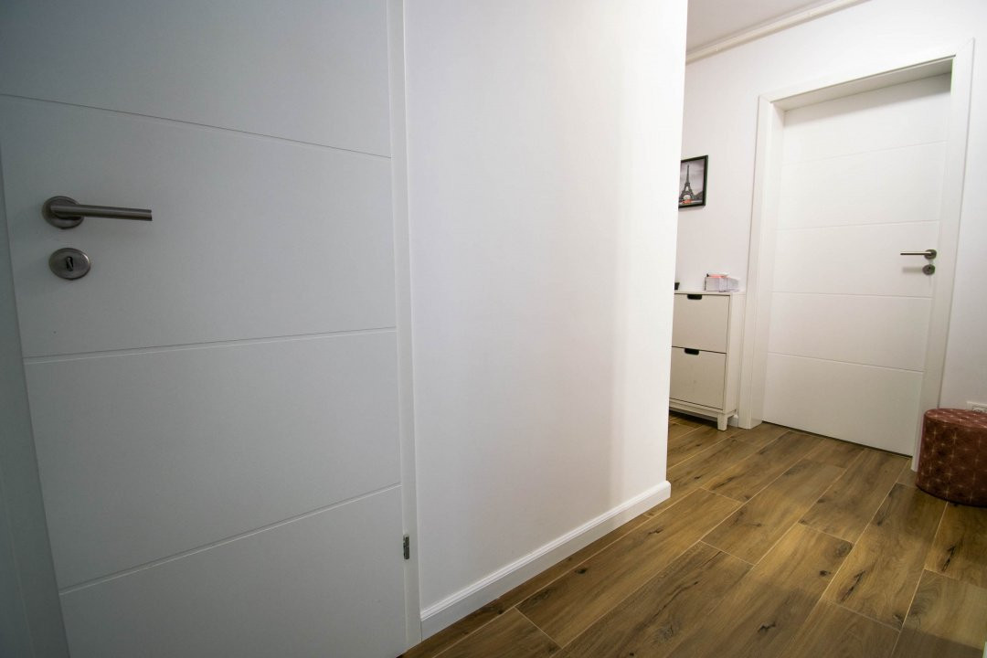 Bd.Obregia 2 camere,renovat lux,mobilat-utilat,centrala proprie,etaj 3/10