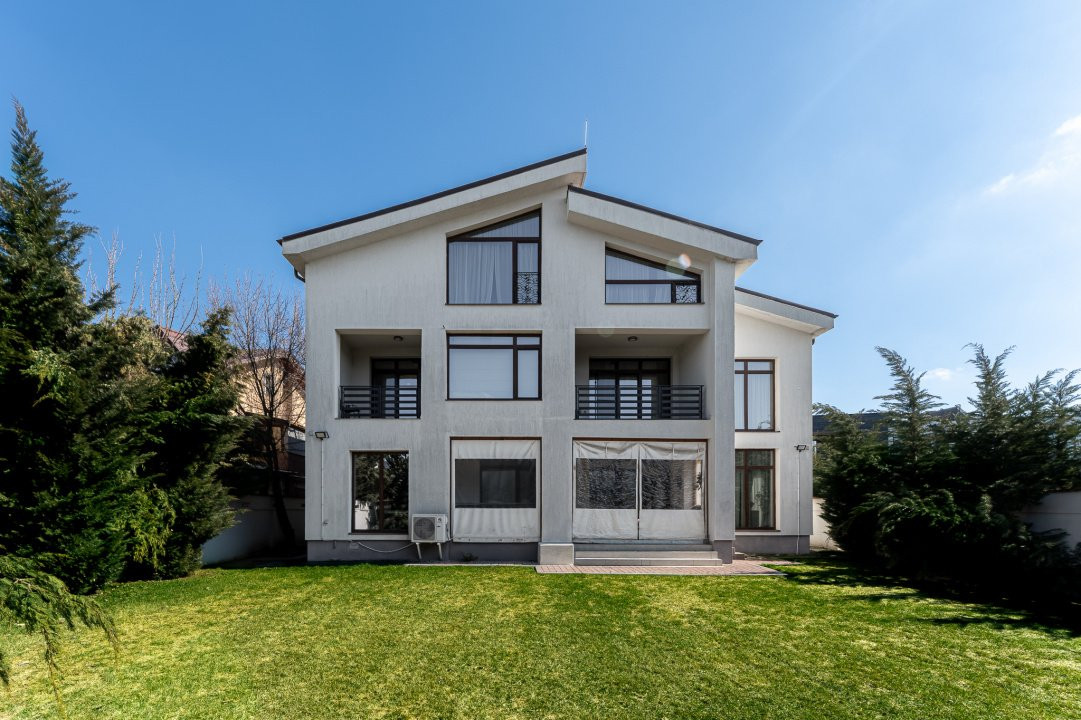 Vilă modernă de vânzare în zona Iancu Nicolae 