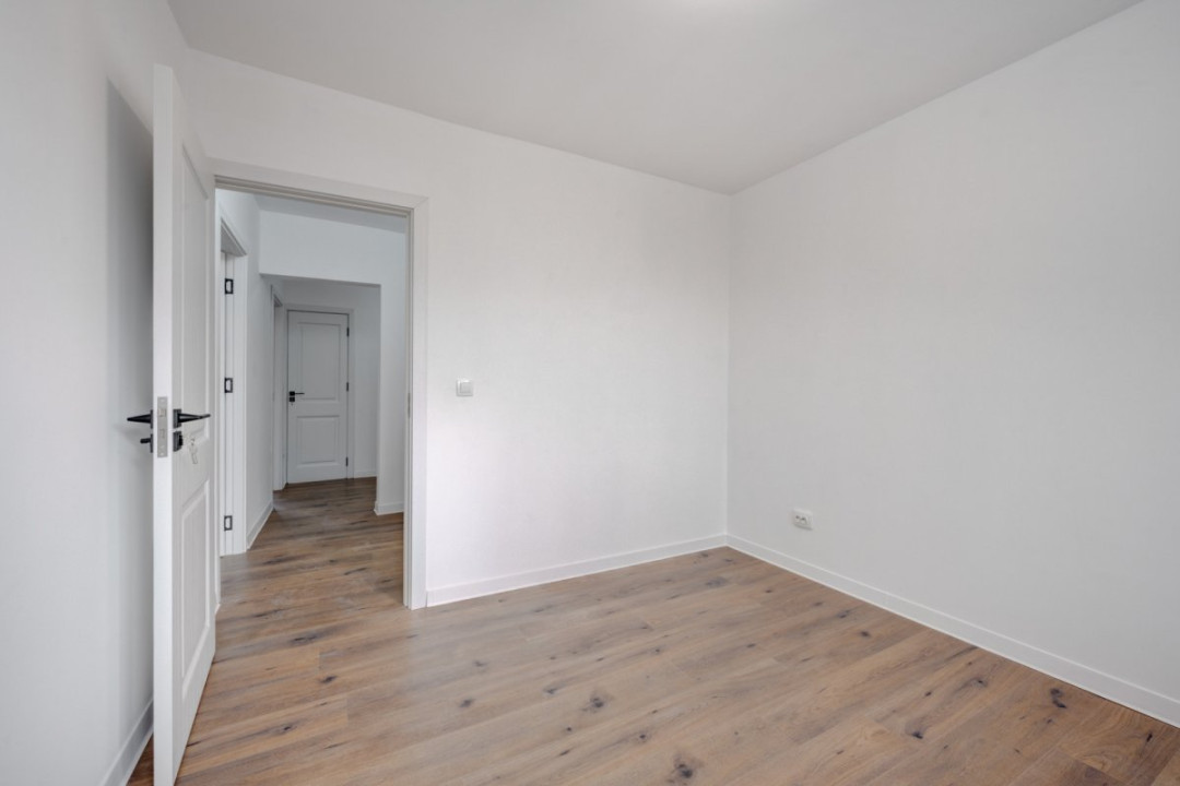 TITAN – OZANA, APARTAMENT 3 CAMERE 66 MP TOTAL, ETAJ 3 DIN 4, RENOVAT! 