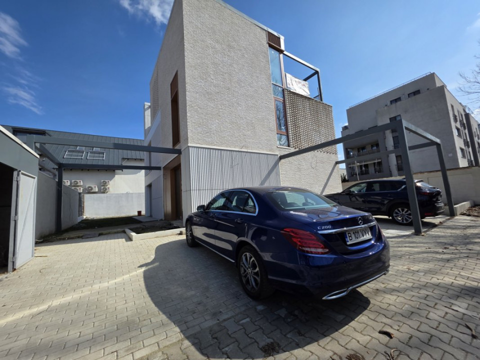 Vilă Modernă P+2E în Pipera – Spațiu, Confort și Terasa Panoramică