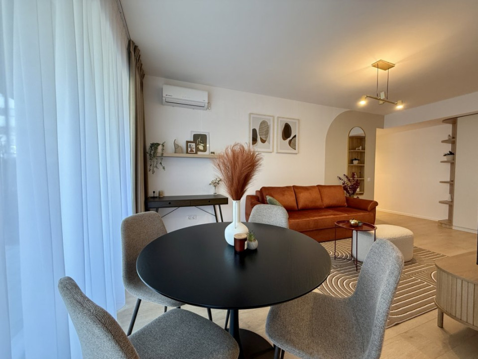 Apartament cu piscina si gradina proprie, nou, la prima inchiriere