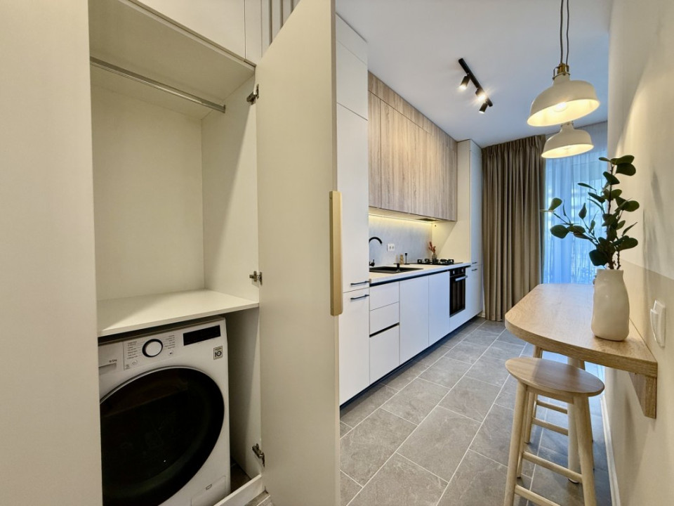 Apartament cu piscina si gradina proprie, nou, la prima inchiriere