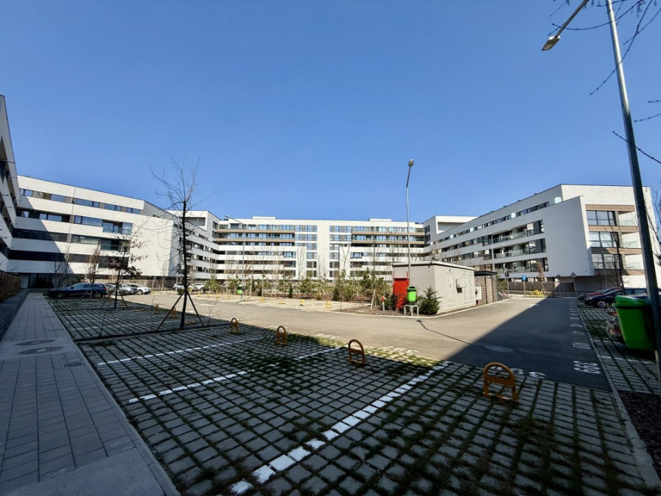 Apartament cu piscina si gradina proprie, nou, la prima inchiriere