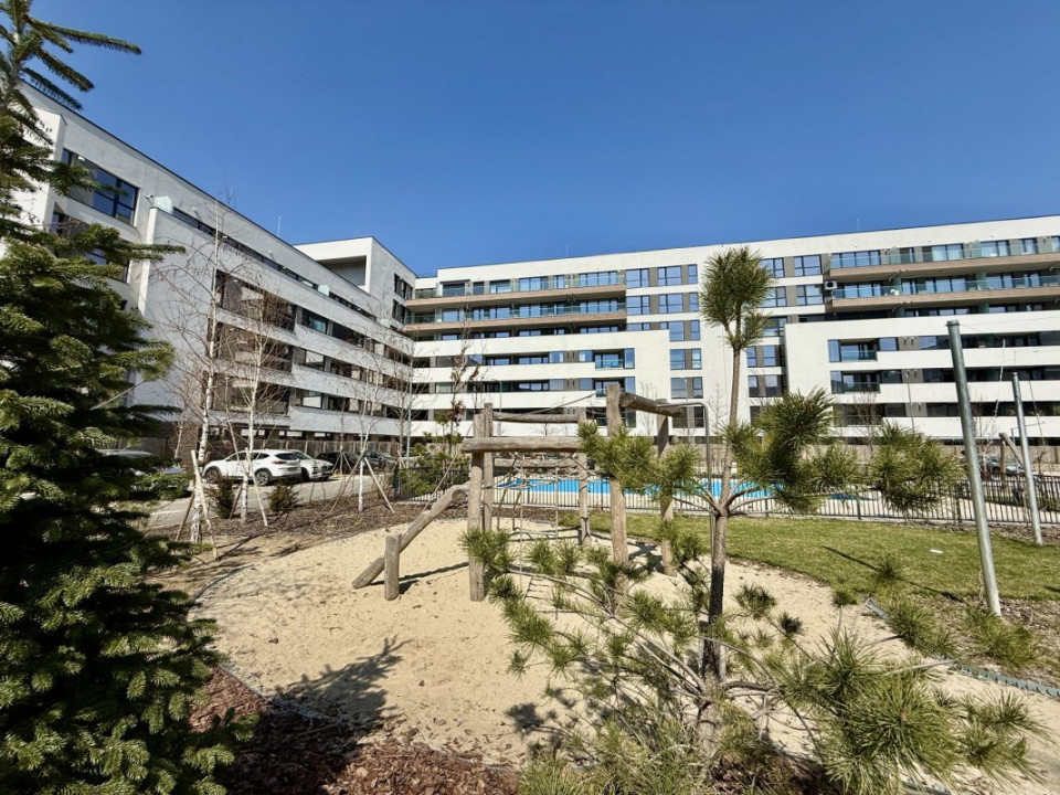 Apartament cu piscina si gradina proprie, nou, la prima inchiriere