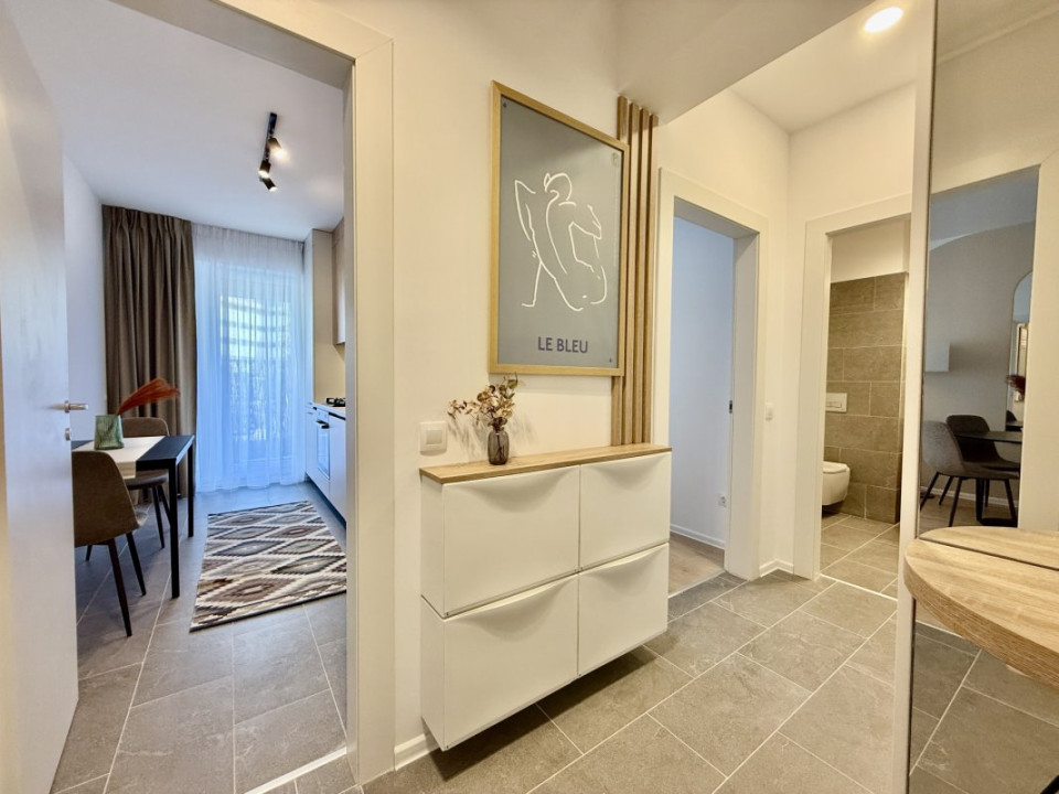 Apartament cu piscina si gradina proprie, nou, la prima inchiriere