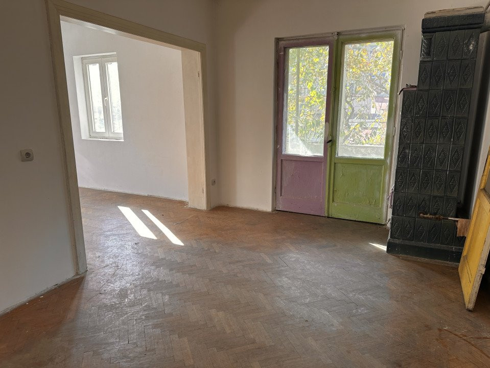 Vanzare apartament cu 3 camere zona Grivita