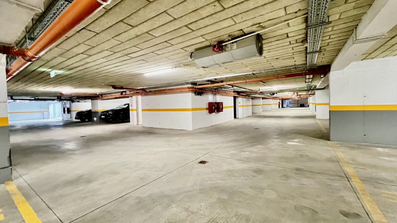 Unirii, 4 camere si  2 parcari  de la dezvoltator