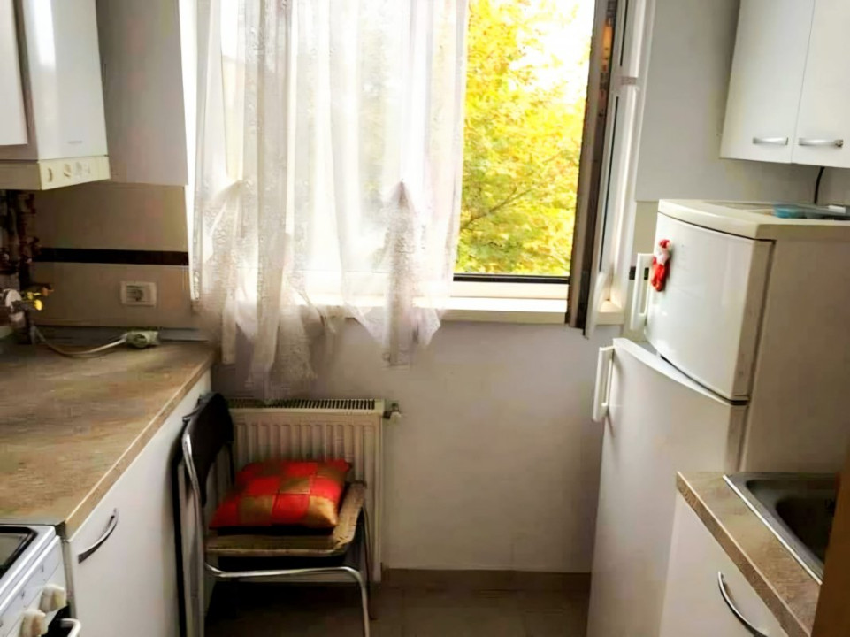 Garsoniera spatioasa in Prel. Ghencea, bloc 2010, compartimentare in 2 camere