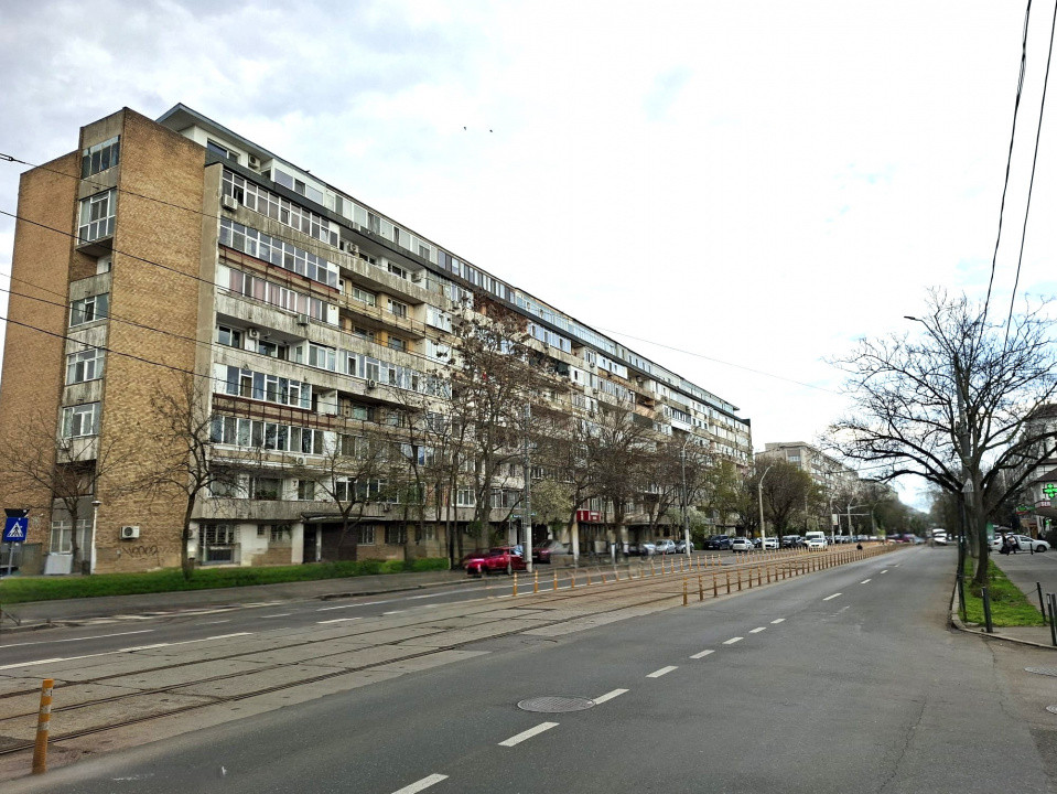 De vanzare 3 camere-renovat-Cal. Giulesti 52, langa parc Marin Preda