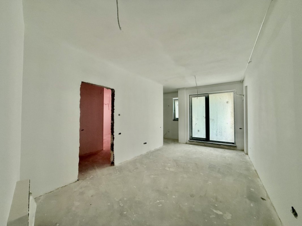 Centrul Capitalei, apartament cu 2 bai, etaj superior !