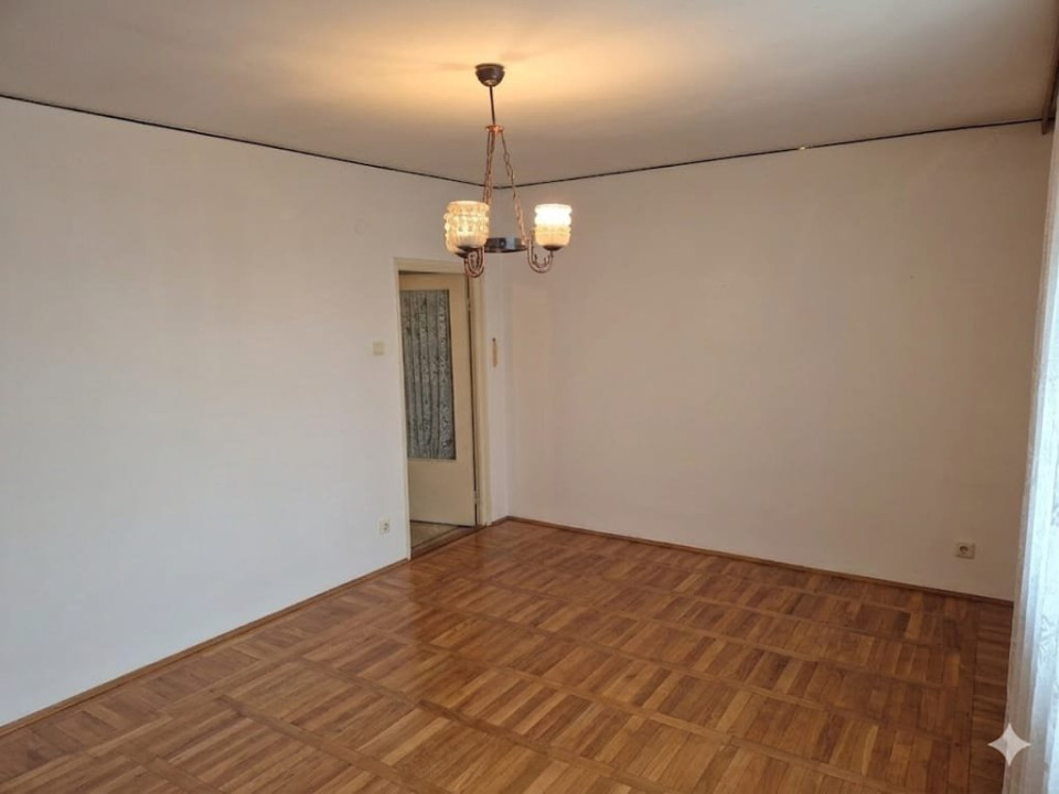 2 camere, etaj intermediar, ultracentral, ideal ce vrei...