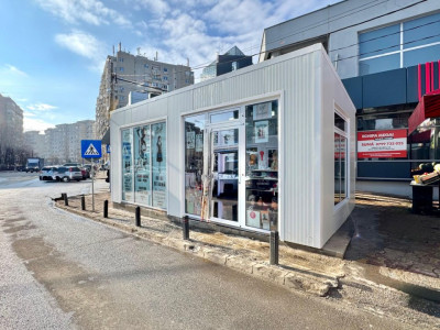 Spatiu comercial stradal | Piata Vitan | 14.4 mp | Vad pietonal | 2 vitrine