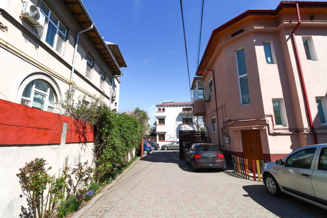 Casă de vânzare cu 4 camere - Piața Iancului/Muncii