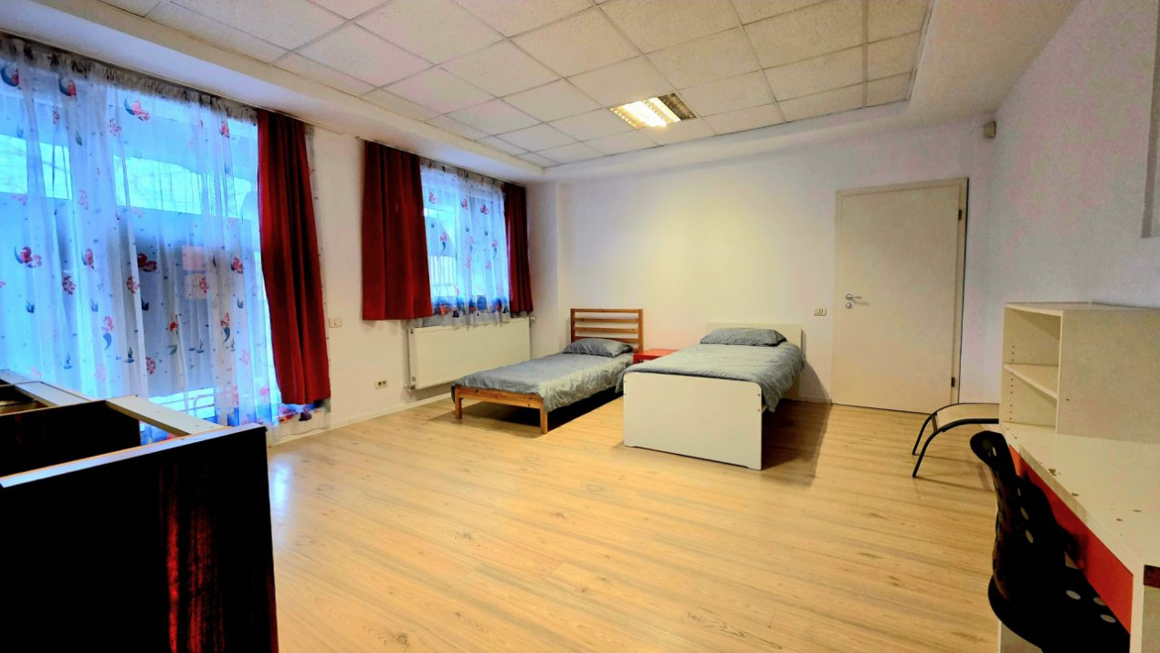 Apartament cu 5 camere-239 mp. utili si terasa 356 mp. in Prel. Ghencea-parter