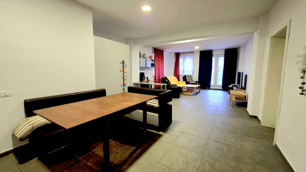 Apartament cu 5 camere-239 mp. utili si terasa 356 mp. in Prel. Ghencea-parter