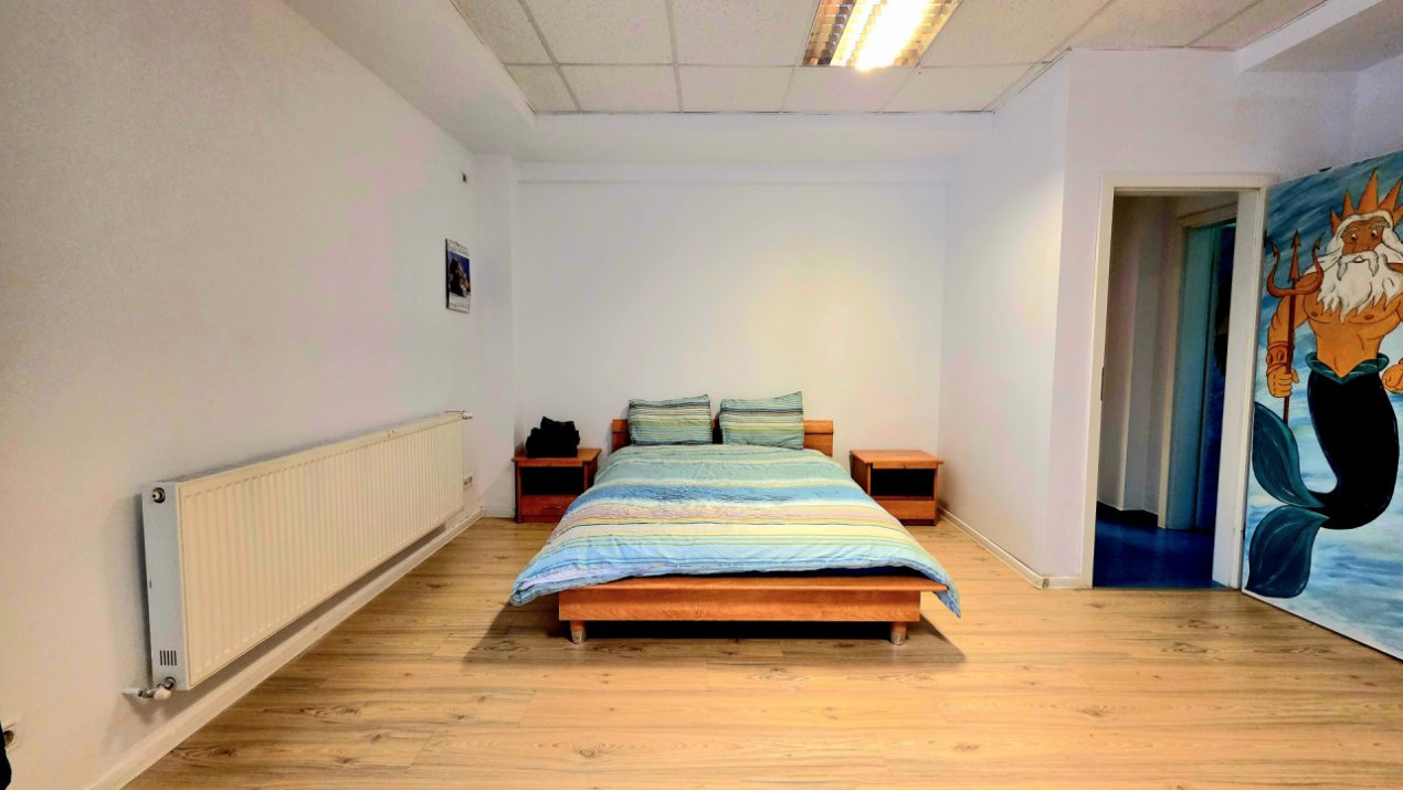 Apartament cu 5 camere-239 mp. utili si terasa 356 mp. in Prel. Ghencea-parter