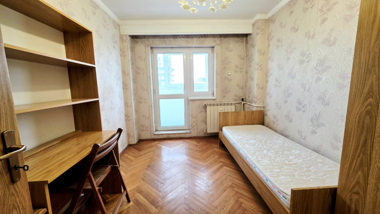 Cerere mare, oferta mica. Apartament 3 camere cu relaxare inclusa