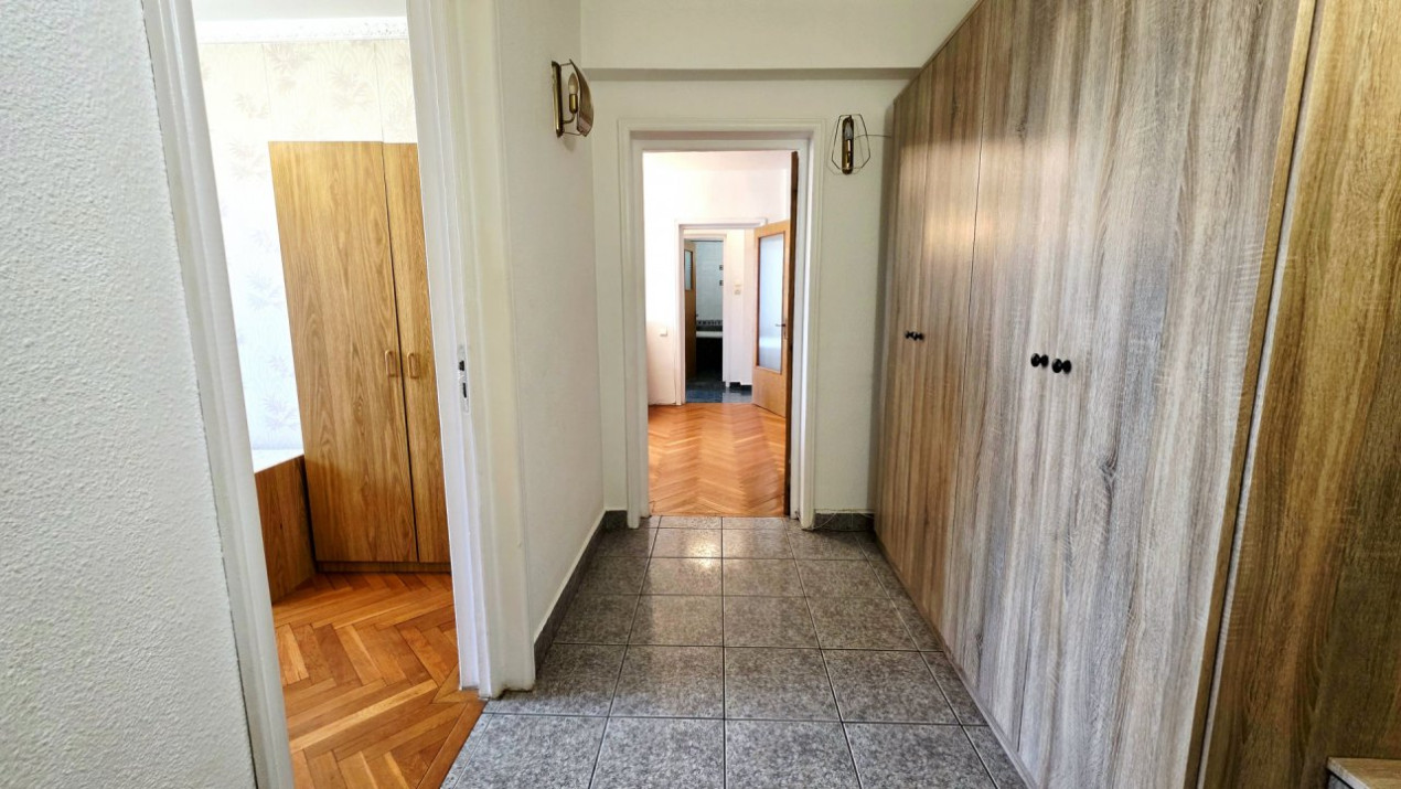 Cerere mare, oferta mica. Apartament 3 camere cu relaxare inclusa