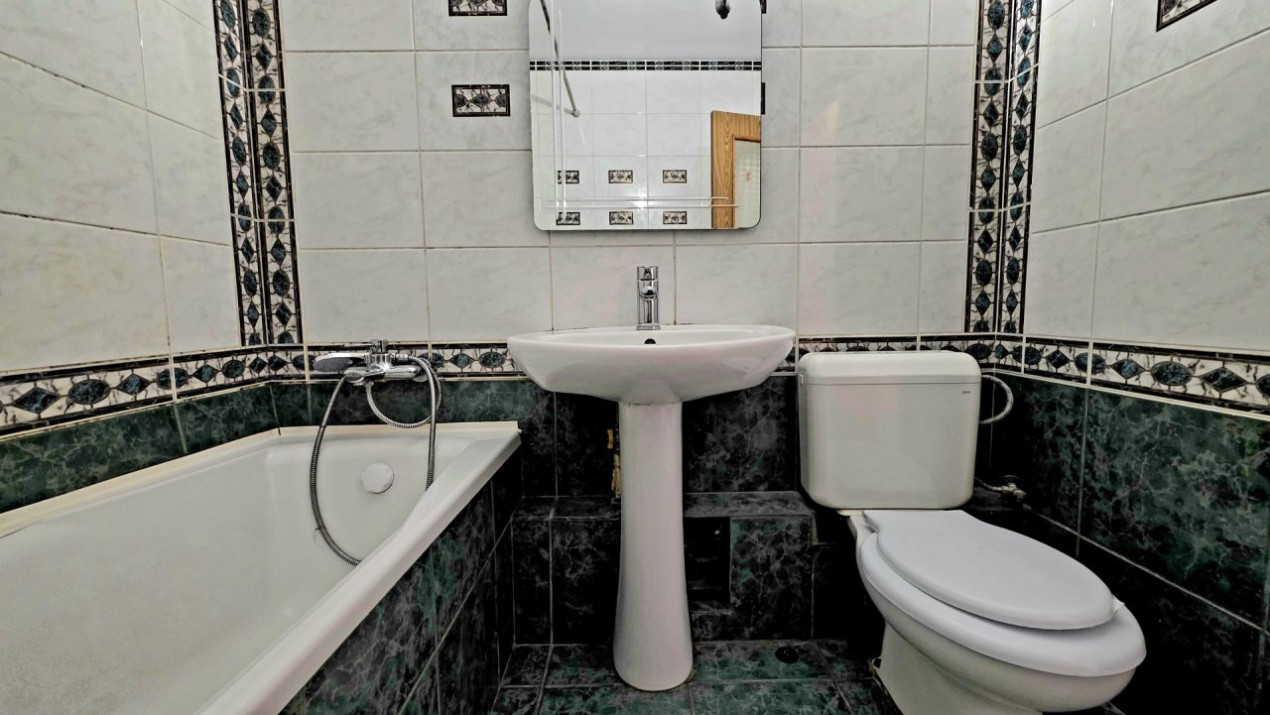 Cerere mare, oferta mica. Apartament 3 camere cu relaxare inclusa