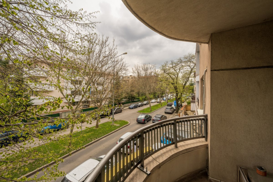 Apartament luminos de 5 camere de închiriat, etaj 1/4, garaj, Bd. Primăverii!