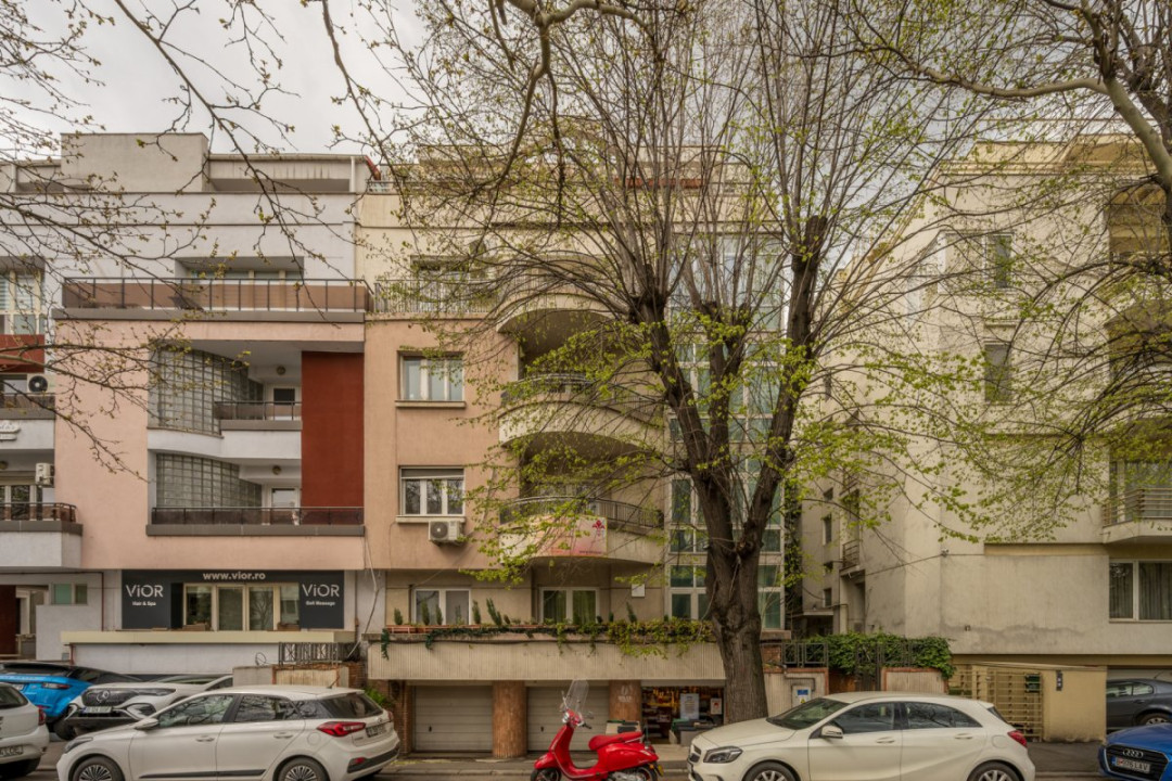 Apartament luminos de 5 camere de închiriat, etaj 1/4, garaj, Bd. Primăverii!