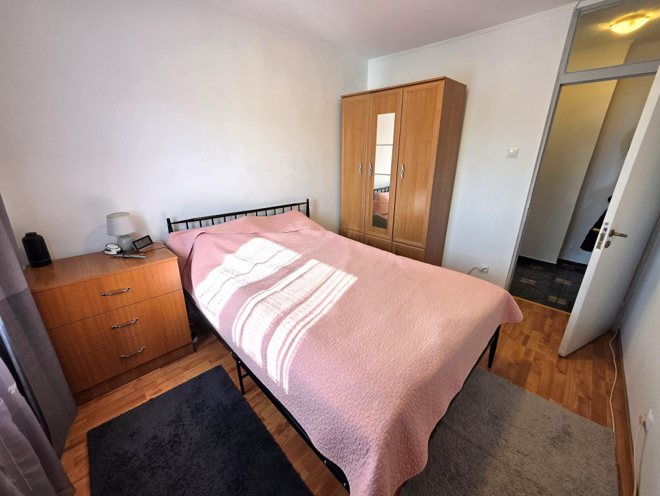 De vanzare 4 camere Ale Huedin 1, cu loc de parcare si centrala proprie