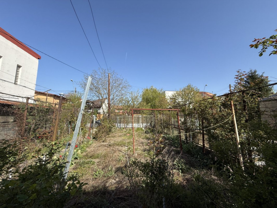 Casa demolabila/renovabila langa Lacul Grivita 