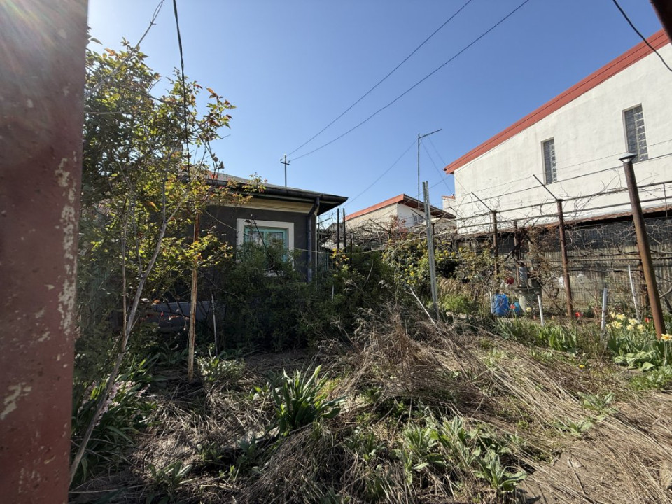 Casa demolabila/renovabila langa Lacul Grivita 