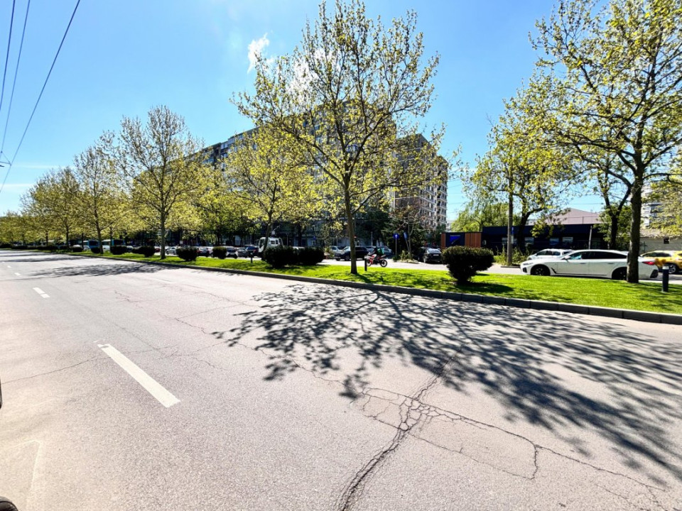 Vedere Parc Bloc 1980 | 3 camere decomandat, 2 băi, METROU 5 min