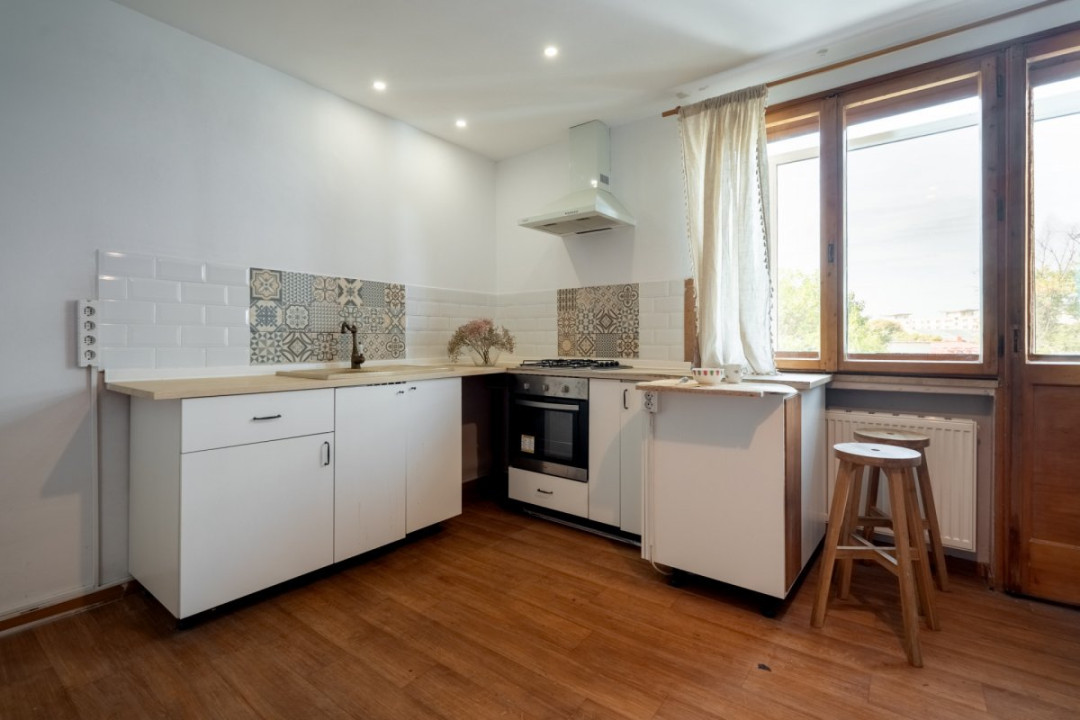 Vânzare garsonieră piata Victoriei