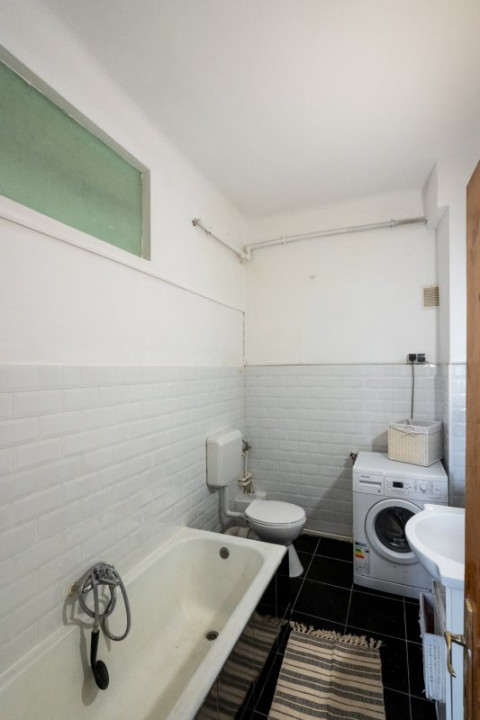 Vânzare garsonieră piata Victoriei