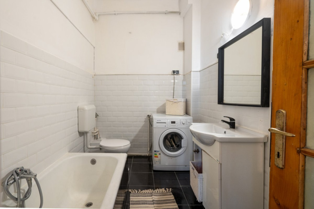 Vânzare garsonieră piata Victoriei